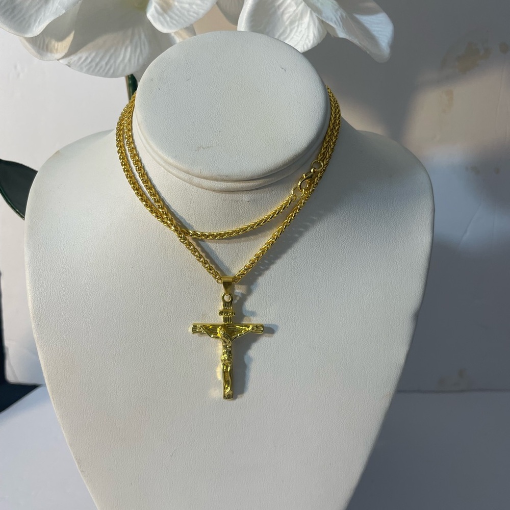 CROSS STATEMENT NECKLACE - Picture 3 of 7